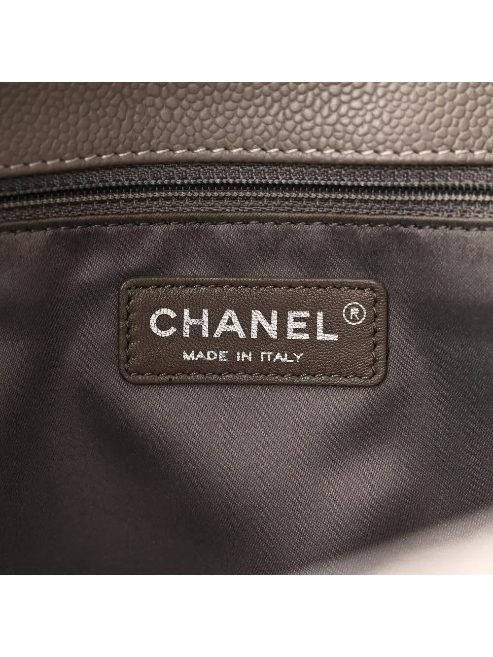 CHANEL indulge timeless